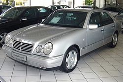 Mercedes-Benz E230 Avantgard